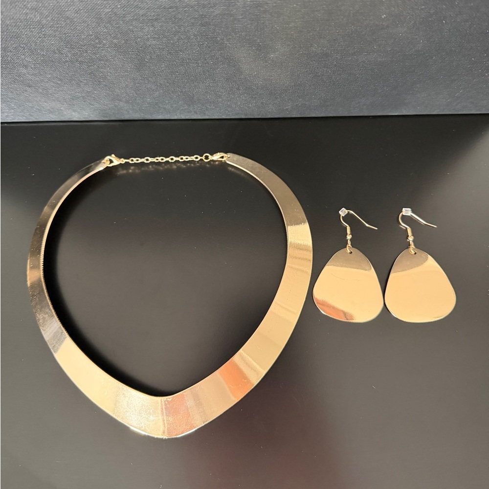 Vintage Gold Choker Necklace and Earring Set